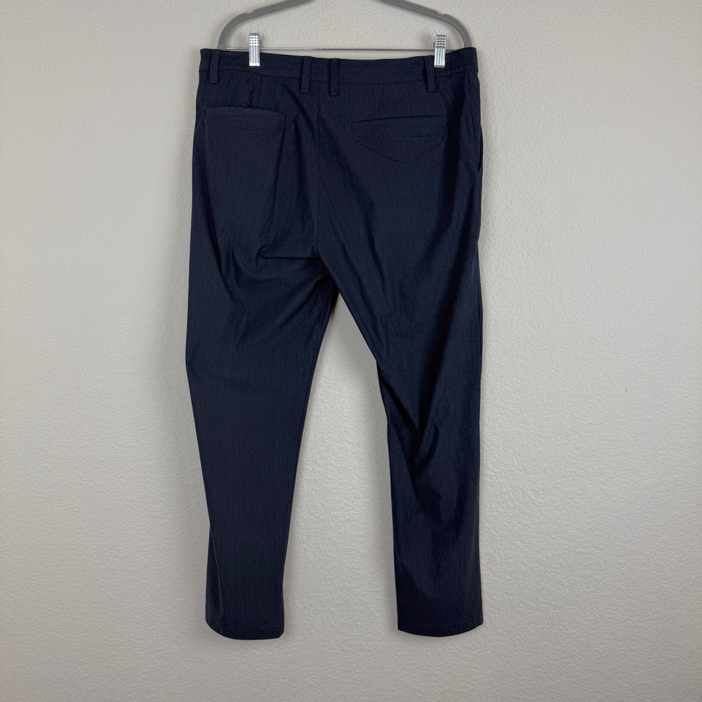 Rhone Commuter® Pro Pant - Slim
Men’s | 35x33 in Navy - Picture 4 of 8